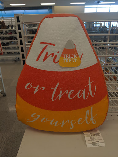 Clothing Store «Ross Dress for Less», reviews and photos, 177 Levittown Pkwy, Levittown, PA 19055, USA