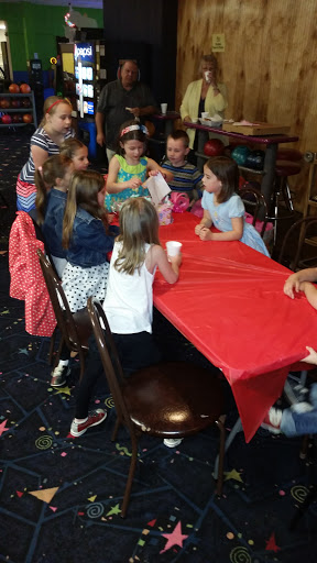 Bowling Alley «Cherry Hill Lanes North», reviews and photos, 6697 Dixie Hwy, Village of Clarkston, MI 48346, USA