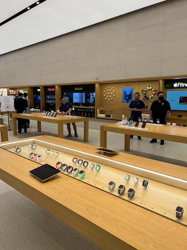 Computer Store «Apple Irvine Spectrum Center», reviews and photos, 763 Spectrum Center Dr, Irvine, CA 92618, USA