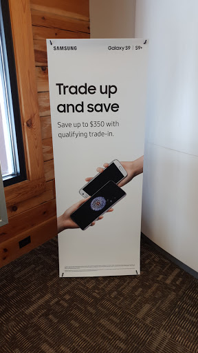 Cell Phone Store «Verizon Authorized Retailer - A Wireless», reviews and photos, 1082 Claypool Hill Mall Rd, Cedar Bluff, VA 24609, USA