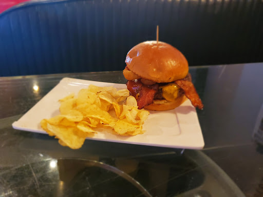 Bar & Grill «South East Gears & Cheers», reviews and photos, 23333 Aurora Rd, Bedford Heights, OH 44146, USA