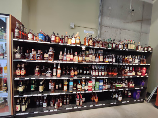 Liquor Store «Pearl Specialty Market & Spirits», reviews and photos, 900 NW Lovejoy St, Portland, OR 97209, USA