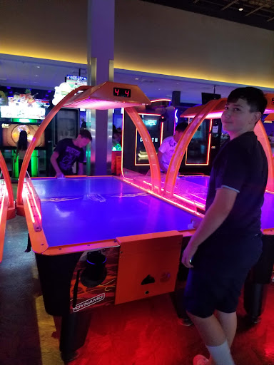 Restaurant «Main Event Entertainment», reviews and photos, 10315 W McDowell Rd, Avondale, AZ 85392, USA