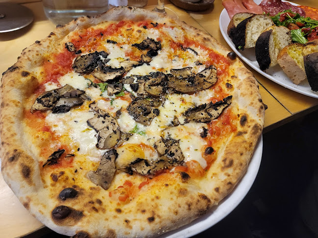 Rudy's Pizza Napoletana - Peter Street - Pizza