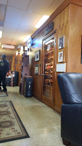 Cigar Box, 7421 Shadeland Ave, Indianapolis, IN 46250, USA, 