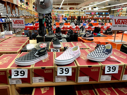 Shoe Store «Shoe City», reviews and photos, 4170 E Willow St, Long Beach, CA 90815, USA