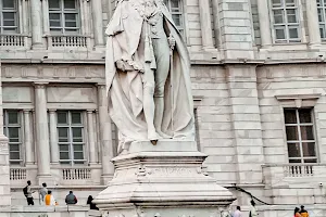 Statue Of Lord Curzon image