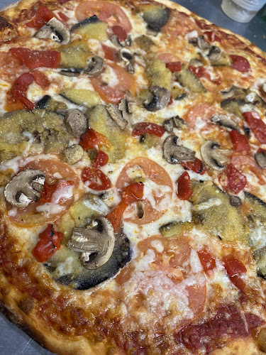 #1 best pizza place in Plantsville - Honeyspot Pizza 6