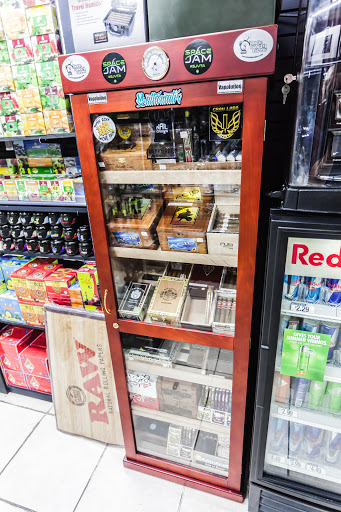 Vaporizer Store «Happy Rock Smoke Shop», reviews and photos, 334 NE 72nd St, Kansas City, MO 64118, USA