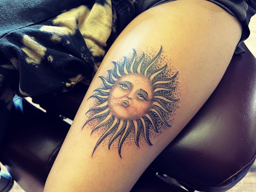 Tattoo Shop «Mountainside Tattoo & Piercing VT», reviews and photos, 55 Square, Bellows Falls, VT 05101, USA