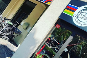 The Rolling Dackel - Bike Service & Vegan Café