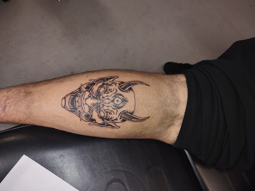 Explore tree tattoo ideas for men, creative tattoo ideas in Naples, available at IndigenousTinta tattoo studio