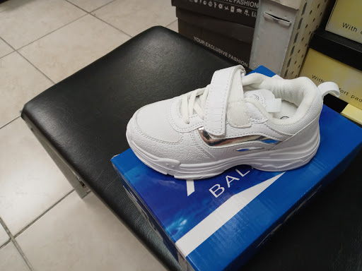 Shoe Store «Niebla Shoes #2», reviews and photos, 1767 W 37th St, Hialeah, FL 33012, USA