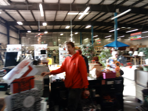 Thrift Store «St Vincent De Paul - West Broadway Thrift Store», reviews and photos, 2345 W Broadway, Eugene, OR 97402, USA