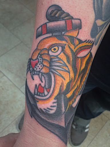 Tattoo Shop «Blue Line Tattoo», reviews and photos, 523 Main St, La Crosse, WI 54601, USA