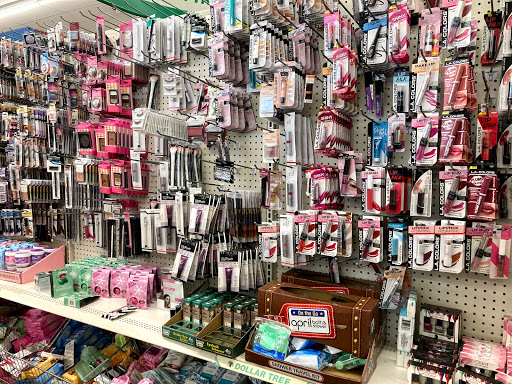 Dollar Store «Dollar Tree», reviews and photos, 1175 N Colony Rd, Wallingford, CT 06492, USA