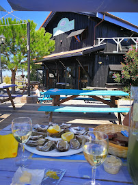 Plats et boissons du Bar-restaurant à huîtres La Cabane 301 à Gujan-Mestras - n°2