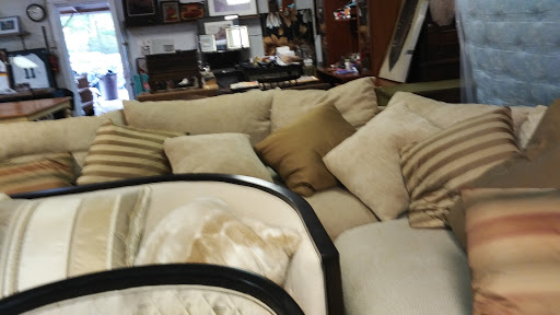 Used Furniture Store «Emmitsburg Auction», reviews and photos, 17319 N Seton Ave, Emmitsburg, MD 21727, USA