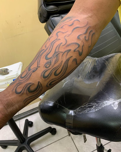 Explore comet tattoo ideas, creative tattoo ideas in Kenner, available at Tattoology