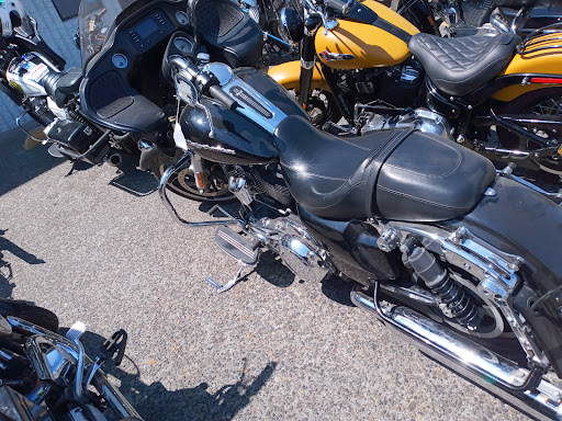 Auto Body Shop «Gerber Collision & Glass», reviews and photos, 2227 SE 7th Ave, Portland, OR 97214, USA