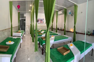 Massage Hội an (Healing spa) nails and shampoo 호이안 네일 앤 샴푸 마사지 ( pickup and drop free) image