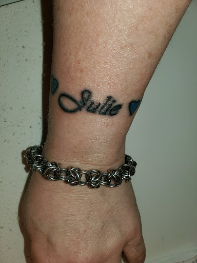 Tattoo Shop «Define Tattoos», reviews and photos, 165 E Aurora Rd, Northfield, OH 44067, USA