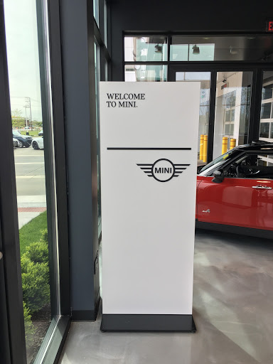 Car Dealer «MINI of Orland Park», reviews and photos, 11030 W 159th St, Orland Park, IL 60467, USA