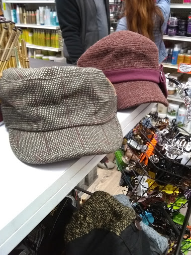 Shopping Mall «New Horizons Shopping Mall», reviews and photos, 961 E 174th St, Bronx, NY 10460, USA