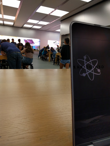 Computer Store «Apple Greenwich Avenue», reviews and photos, 356 Greenwich Ave, Greenwich, CT 06830, USA