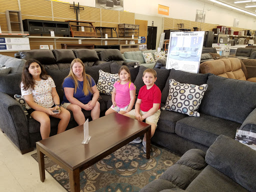 Shopping Mall «Melbourne Shopping Center», reviews and photos, 1355 S Babcock St, Melbourne, FL 32901, USA