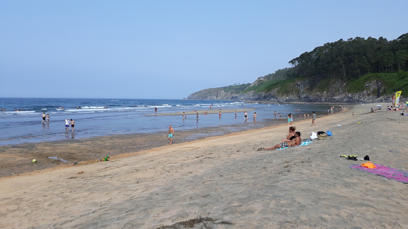 Foto de Playa de Otur con bahía mediana