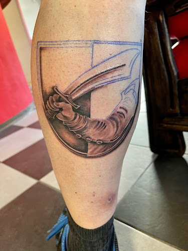 Needles&Pins Tattoo- und Piercingstudio