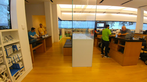 Computer Store «Microsoft Store - Mall at Millenia», reviews and photos, 4200 Conroy Rd #220, Orlando, FL 32839, USA