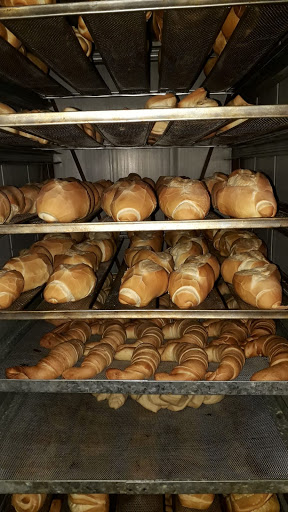 AF1QipOuomz9TjmHTlO p5wyjVatqeyvEvsssWTj9 pX