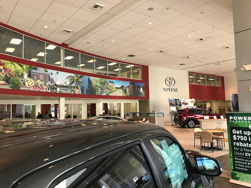 Toyota Dealer «Toyota Pasadena», reviews and photos, 3600 E Foothill Blvd, Pasadena, CA 91107, USA