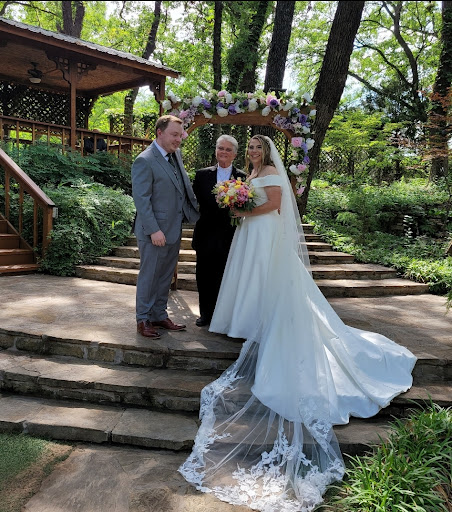 Love Your Moment - Wedding Officiant in DFW Metroplex