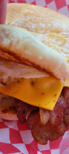 Bar & Grill «Snug Harbor Bar and Grill», reviews and photos, 5001 SW Hwy 101, Lincoln City, OR 97367, USA