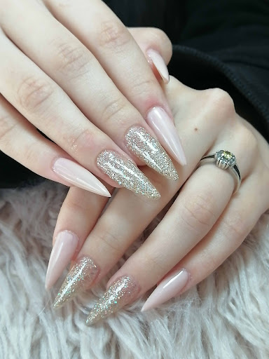 Delivery Nails