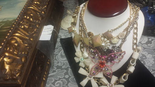 Consignment Shop «Gallery 265 Inc Resale Estate Furniture and Consignment», reviews and photos, 265 N US Hwy 17 92, Longwood, FL 32750, USA