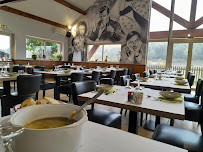 Atmosphère du Restaurant français Centre Routier de Bonsecours à Sévérac-d'Aveyron - n°7