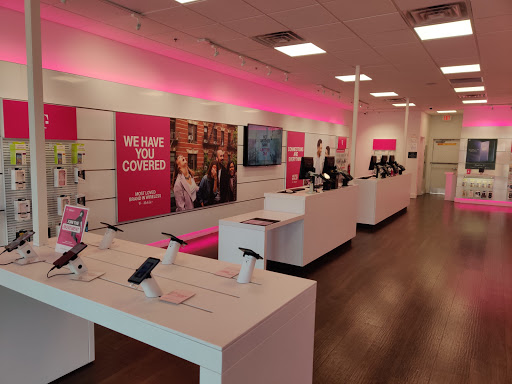 Cell Phone Store «T-Mobile», reviews and photos, 4320 Elverta Rd Suite 4, Antelope, CA 95843, USA