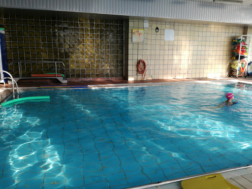 Adult swimming lessons Sofia