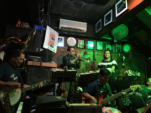 Bars with live music Hong Kong