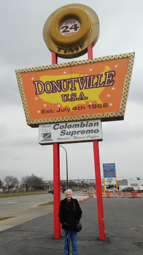 Donut Shop «Donutville U.S.A.», reviews and photos, 14829 Ford Rd, Dearborn, MI 48126, USA
