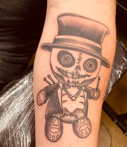 Tattoo Shop «Live Canvas Tattoo Parlour», reviews and photos, 434 Belle Terre Blvd, Laplace, LA 70068, USA