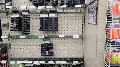 Shopping Mall «Hillcrest Shopping Center», reviews and photos, 1701 N Larkin Ave, Crest Hill, IL 60403, USA