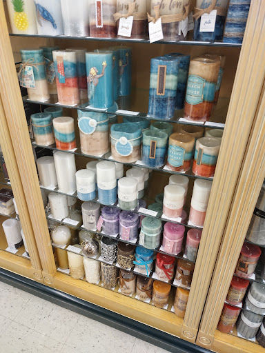 Shopping Mall «Colonial Plaza Mall», reviews and photos, 601 N Bumby Ave, Orlando, FL 32803, USA