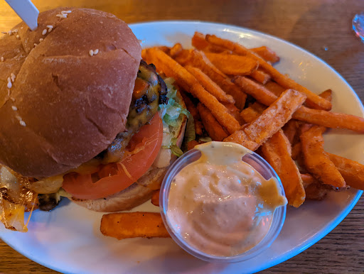 Brewery «McMenamins on Monroe», reviews and photos, 2001 NW Monroe Ave, Corvallis, OR 97330, USA