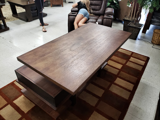 Furniture Store «Major Discount Furniture», reviews and photos, 504 Henslee Dr, Dickson, TN 37055, USA