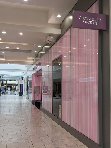 Shopping Mall «Westfield Fashion Square», reviews and photos, 14006 Riverside Dr, Sherman Oaks, CA 91423, USA